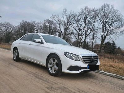 Gebraucht Mercedes E200 184 PS (135 kW) 2017 Weiß Limousine