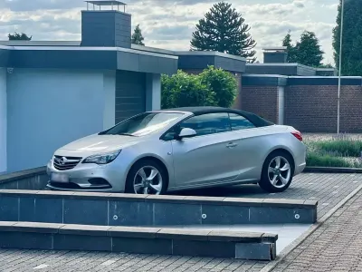 Gebraucht Opel Cascada 194 PS (142 kW) 2015 Silber Cabrio