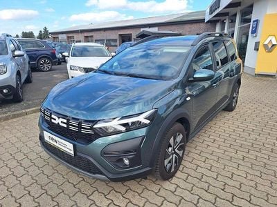 Gebraucht Dacia Jogger Expression 110 PS (80 kW) 2025 Grün Van / Kleinbus