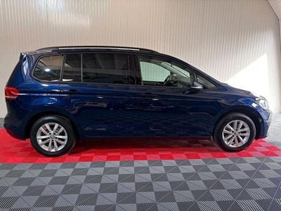 Gebraucht VW Touran Comfortline 116 PS (85 kW) 2019 Blau Van / Kleinbus