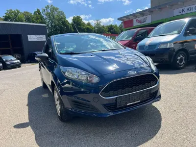 Gebraucht Ford Fiesta Ambiente 60 PS (44 kW) 2017 Blau Kleinwagen
