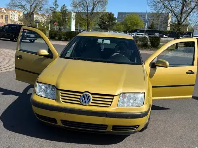 Brugt VW Bora 105 HK (77 kW) 1999 Gul Sedan