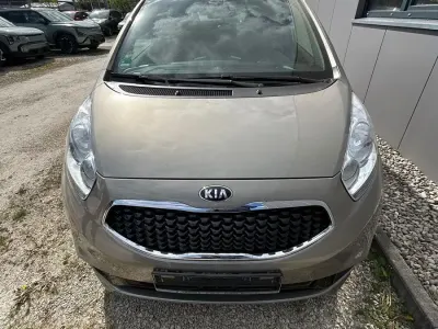 Gebraucht Kia Venga 125 PS (91 kW) 2017 Silber Kleinwagen