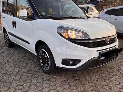 Gebraucht Fiat Doblò 120 PS (88 kW) 2019 Weiß Van / Kleinbus