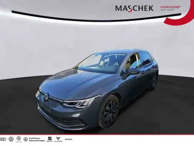 Gebraucht VW Golf VIII Move 110 PS (80 kW) 2024 Grau Limousine