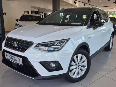 Gebraucht Seat Arona XCELLENCE 116 PS (85 kW) 2020 Nevada weiß / schwarz SUV