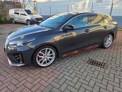 Gebraucht Kia ProCeed 204 PS (150 kW) 2019 Pentametal (metallic) Kombi