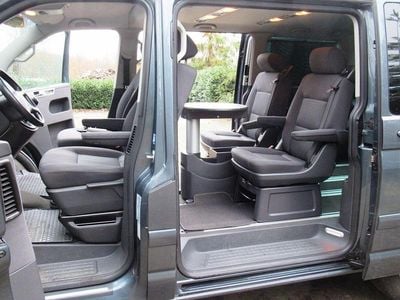 Grau Gebraucht 2006 VW T5 Van | 8.990 € (Teuer)