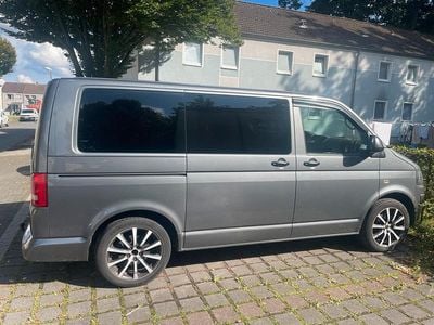 Gebraucht VW Multivan 140 PS (102 kW) 2011 Grau Van