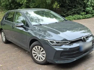 Gebraucht VW Golf VIII 116 PS (85 kW) 2025 Grau Limousine