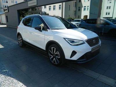 Weiß / dach schwarz Gebraucht 2023 Seat Arona FR SUV | 20.990 € (Fairer Preis)