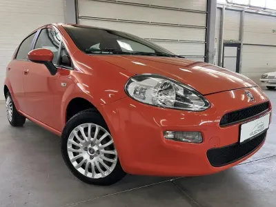 Gebraucht Fiat Punto 77 PS (56 kW) 2013 Colore esterno arancio spritz Kleinwagen