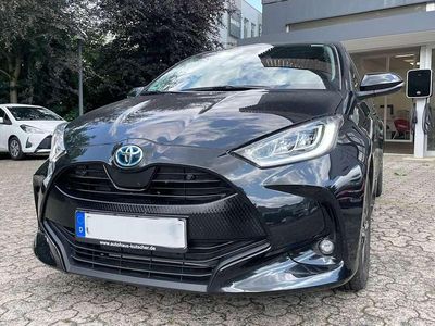 Gebraucht Toyota Yaris Hybrid Comfort 116 PS (85 kW) 2023 Mysticschwarz mica Kleinwagen