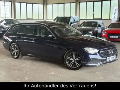 Gebraucht Mercedes E220 Avantgarde 194 PS (142 kW) 2021 Cavansitblau Kombi