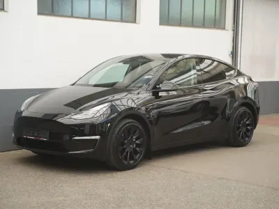 Käytetty Tesla Model Y Standard Range 219 kW (299 HP) 2023 Musta Katumaasturi