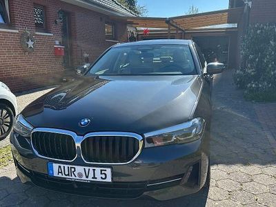 Gebraucht BMW 520 184 PS (135 kW) 2023 Grau Limousine