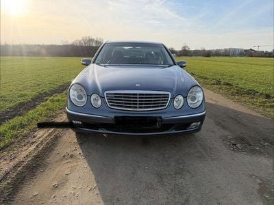 Gebraucht Mercedes E200 Elegance 163 PS (119 kW) 2003 Blau Limousine
