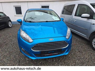 Gebraucht Ford Fiesta Trend 101 PS (74 kW) 2015 Blau Kleinwagen