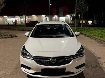 Weiß Gebraucht 2019 Opel Astra Kombi | 11.699 € (Fairer Preis)