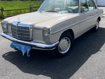 Gebraucht Mercedes W115 95 PS (69 kW) 1971 Beige Limousine