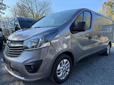Gebraucht Opel Vivaro 145 PS (106 kW) 2016 Grau Van / Kleinbus