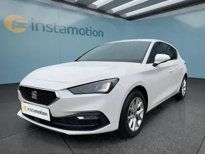 Używany Seat Leon Style 110 KM (80 kW) 2021 Biały Hatchback