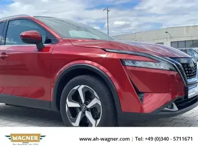 Gebraucht Nissan Qashqai N-Connecta 190 PS (139 kW) 2023 Fuji sunset red (metallic) SUV