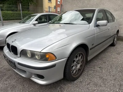 Usata BMW 520 Sport Line 150 CV (110 kW) 2002 Argento Berlina