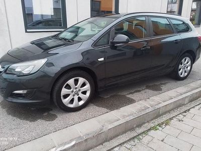 Schwarz Gebraucht 2015 Opel Astra Style Kombi | 3.900 € (Fairer Preis)
