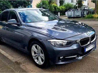 Gebraucht BMW 318 Sport Line 143 PS (105 kW) 2013 Grau Limousine