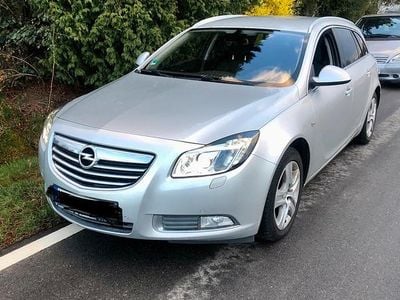 Usado Opel Insignia 160 HP (117 kW) 2011 Cinzento Carrinha