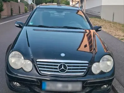 Gebraucht Mercedes C180 142 PS (104 kW) 2005 Schwarz Coupé