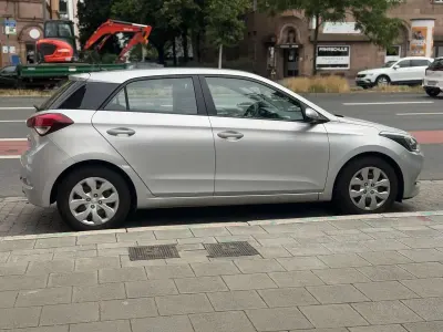 Gebraucht Hyundai i20 Classic 75 PS (55 kW) 2015 Limousine