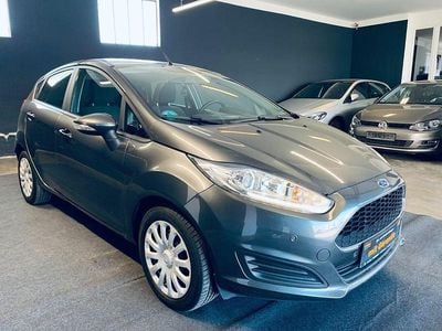 Usata Ford Fiesta 101 CV (74 kW) 2016 Grigio Berlina