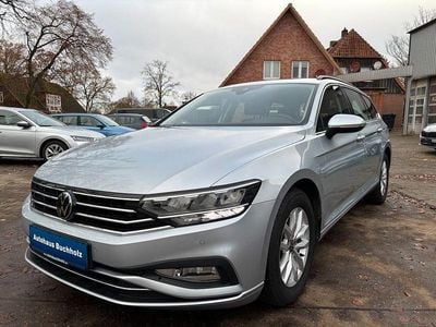 Silber Gebraucht 2023 VW Passat Business Kombi | 23.990 € (Fairer Preis)