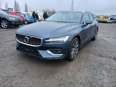 Gebraucht Volvo V60 Inscription 190 PS (139 kW) 2020 Blau Kombi