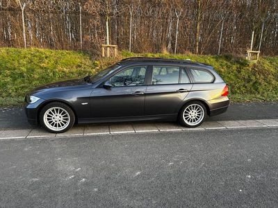 Grau Gebraucht 2006 BMW 320 Kombi | 3.400 € (Guter Preis)