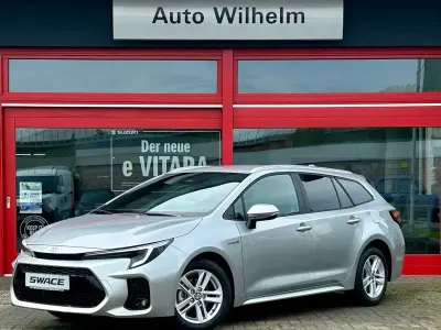 Neu Suzuki Swace Comfort+ 140 PS (102 kW) 2026 Silver metallic Kombi
