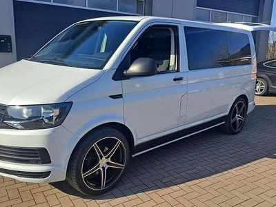 Gebraucht VW Transporter 150 PS (110 kW) 2016 Oryxweiss Van