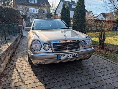 Gebraucht Mercedes E230 150 PS (110 kW) 1996 Beige Limousine