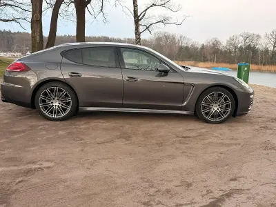 Begagnad Porsche Panamera 300 HK (220 kW) 2014 Grå Halvkombi