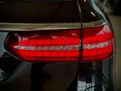 Gebraucht Mercedes E300 320 PS (235 kW) 2023