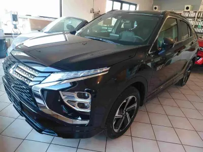 Gebraucht Mitsubishi Eclipse Cross Plus 188 PS (138 kW) 2025 Sterlingsilber (m) SUV