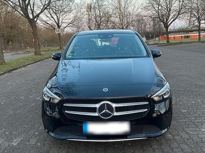 Gebraucht Mercedes 180 116 PS (85 kW) 2021 Schwarz Limousine