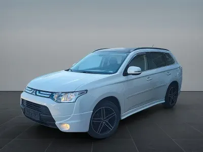 Gebraucht Mitsubishi Outlander Invite 150 PS (110 kW) 2013 Weiß SUV