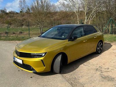 Gebraucht Opel Astra Business Elegance 131 PS (96 kW) 2023 Gelb Kleinwagen
