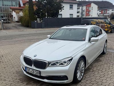 Gebraucht BMW 730 Comfort Edition 265 PS (194 kW) 2018 Weiß Limousine