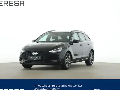 Neu Hyundai i30 Advantage 101 PS (74 kW) 2025 Schwarz Kombi