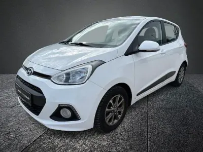 Gebraucht Hyundai i10 Classic 67 PS (49 kW) 2015 Weiß Kleinwagen