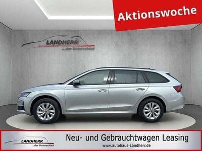 Silber Gebraucht 2024 Skoda Octavia Selection Kombi | 29.710 € (Superpreis)